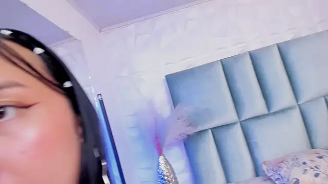 Snapshot of EmmyCastillo chatting on 07/28/26, 12:48 EmmyCastillo online show from 07/28/26, 12:48