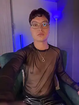 SamaelGarro  online show from 04/24/26, 03:53