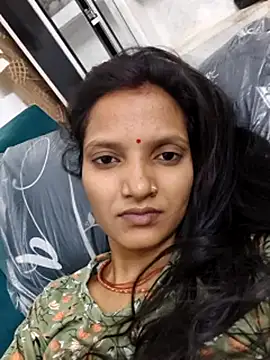 Snapshot of SS_sanjna chatting on 05/21/26, 06:31 SS sanjna online show from 05/21/26, 06:31