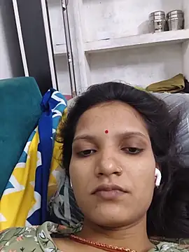 Snapshot of SS_sanjna chatting on 06/11/26, 03:32 SS sanjna online show from 06/11/26, 03:32