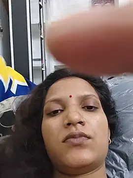 Snapshot of SS_sanjna chatting on 06/16/26, 10:40 SS sanjna online show from 06/16/26, 10:40