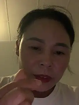 Helen-baby online show from 04/23/26, 12:29