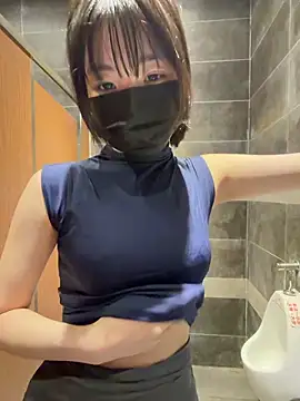 strawberry-boby online show from 04/24/26, 09:56