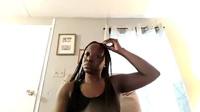 SashaVixen1985 online show from 05/06/26, 06:02