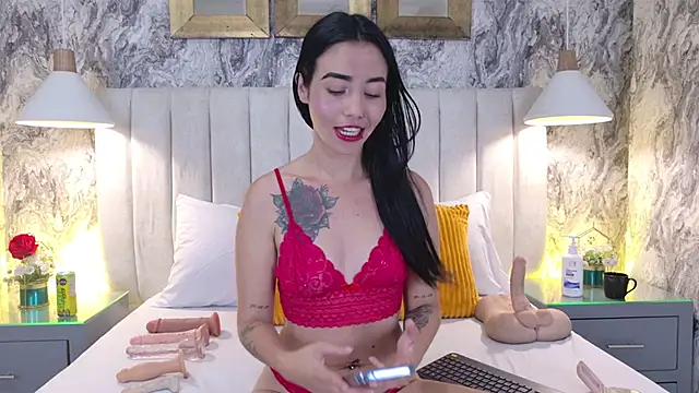 Snapshot of Sophie_Vega chatting on 06/10/26, 03:29 Sophie Vega online show from 06/10/26, 03:29