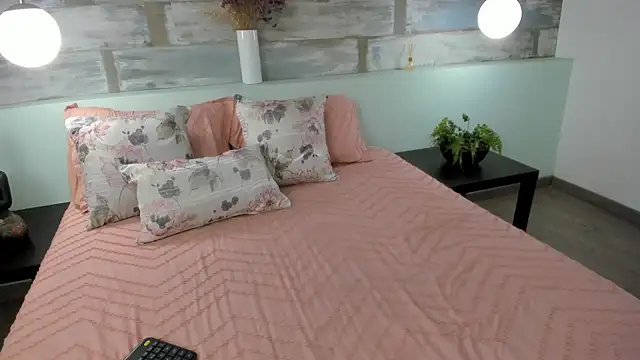 SweettVal  online show from 07/28/26, 08:52