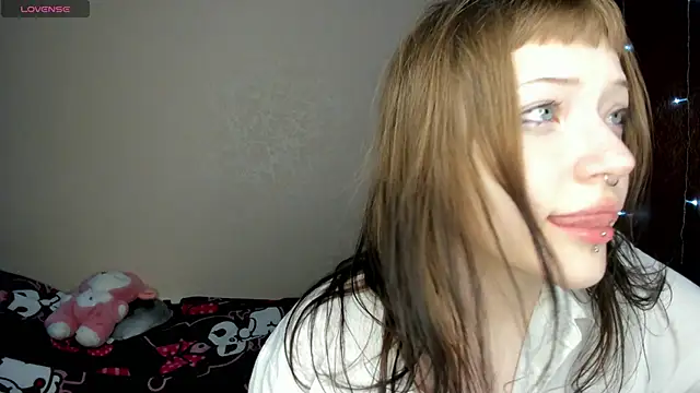 Snapshot of urmelodyy chatting on 05/07/26, 10:04 urmelodyy online show from 05/07/26, 10:04