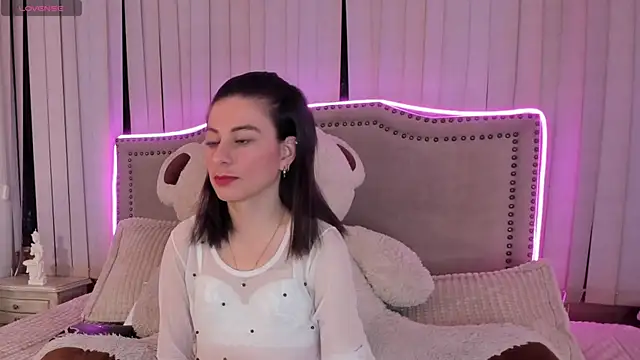 mariana  thompson online show from 06/03/26, 02:25