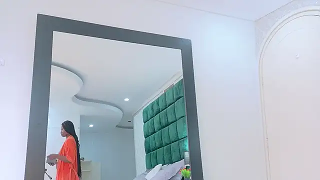 Elektradoll1 online show from 05/21/26, 12:12