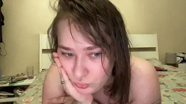 Snapshot of BettyRussian chatting on 06/18/26, 03:38 BettyRussian online show from 06/18/26, 03:38