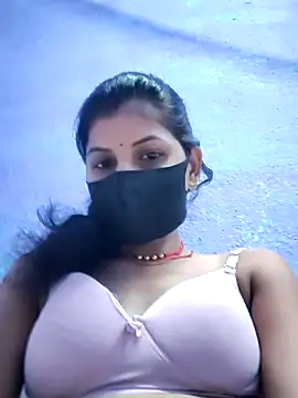 Snapshot of RUHI_1143 chatting on 06/07/26, 06:33 RUHI 1143 online show from 06/07/26, 06:33