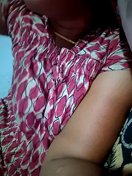 Snapshot of Tamil_Hot_HoneyBee chatting on 08/05/26, 11:46 Tamil Hot HoneyBee online show from 08/05/26, 11:46