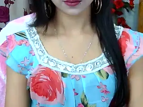 Alina Nur online show from 05/08/26, 06:24