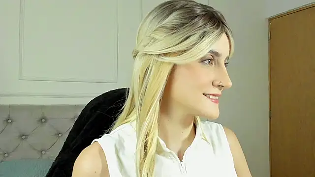 Snapshot of Jessica_lisbon chatting on 06/10/26, 04:17 Jessica lisbon online show from 06/10/26, 04:17