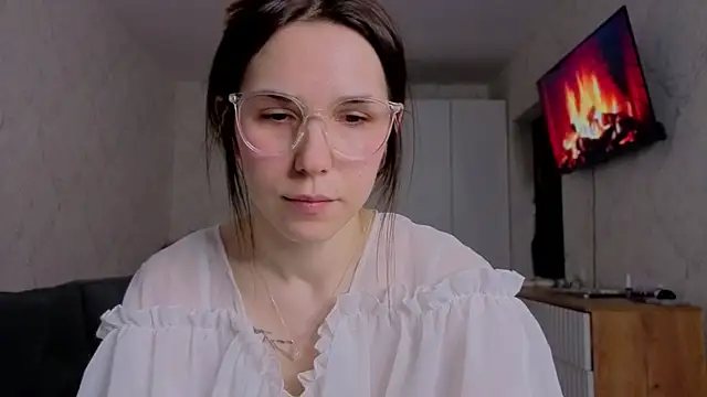 Honey Peachy online show from 04/28/26, 01:05