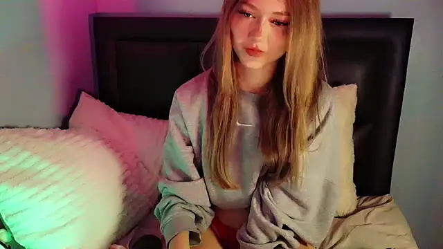 Snapshot of Finally18Cicii chatting on 06/01/26, 11:39 Finally18Cicii online show from 06/01/26, 11:39