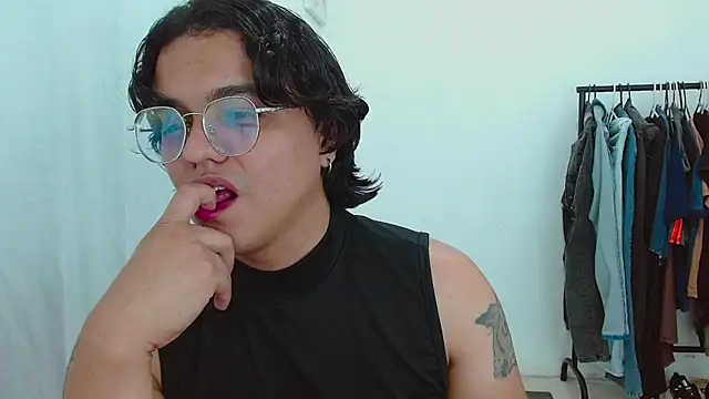 Diane exotic online show from 05/29/26, 08:18