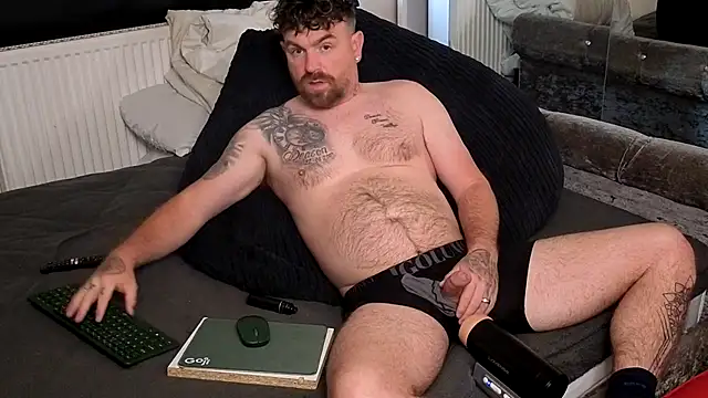 Naughtybihubbyxx online show from 05/06/26, 08:30