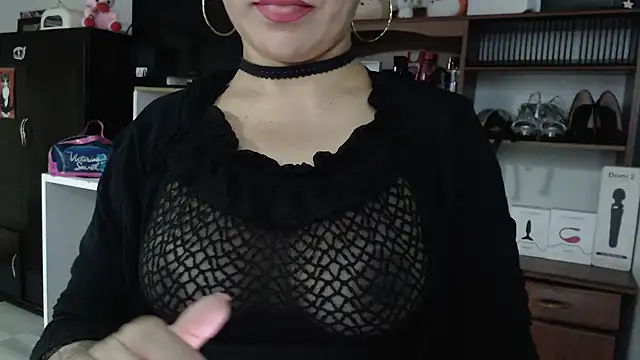 Snapshot of nadia__abaud chatting on 02/02/25, 03:43 nadia abaud online show from 02/02/25, 03:43