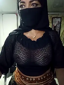 Snapshot of nadia__abaud chatting on 03/12/25, 05:35 nadia abaud online show from 03/12/25, 05:35