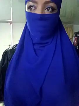 Snapshot of nadia__abaud chatting on 03/15/25, 09:27 nadia abaud online show from 03/15/25, 09:27