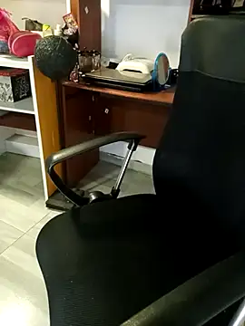 Snapshot of nadia__abaud chatting on 10/01/25, 01:00 nadia abaud online show from 10/01/25, 01:00