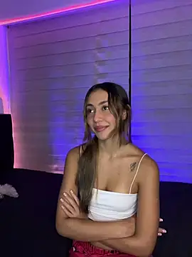 Snapshot of Bella_dannbond chatting on 06/24/26, 12:31 Bella dannbond online show from 06/24/26, 12:31