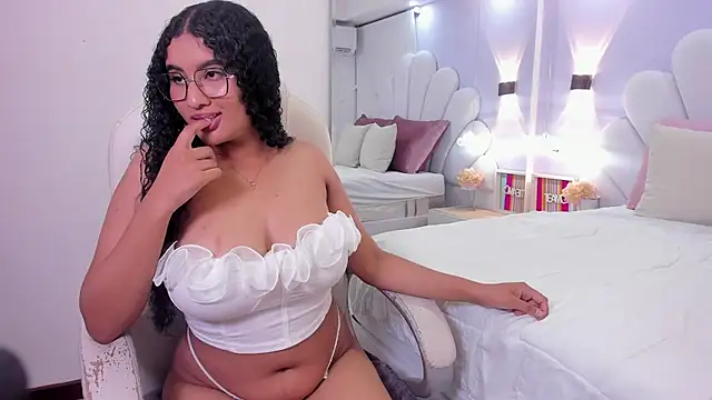 roxy domnin online show from 05/09/26, 04:39