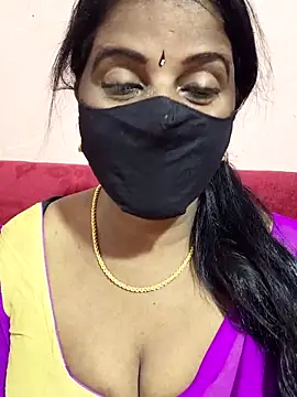 Snapshot of Sunitha-tamilponu chatting on 05/12/26, 05:10 Sunitha-tamilponu online show from 05/12/26, 05:10