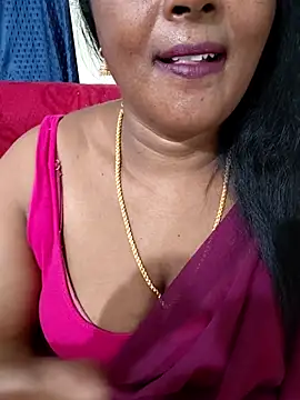 Snapshot of Sunitha-tamilponu chatting on 06/12/26, 03:33 Sunitha-tamilponu online show from 06/12/26, 03:33