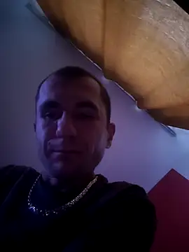 kwiatek32986 online show from 04/28/26, 03:33