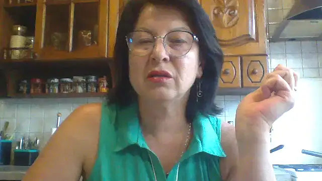Snapshot of Fiona06 chatting on 05/17/26, 02:35 Fiona06 online show from 05/17/26, 02:35