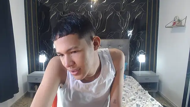 PhillipCox online show from 05/25/26, 12:44
