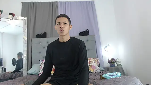 PhillipCox online show from 06/12/26, 04:22