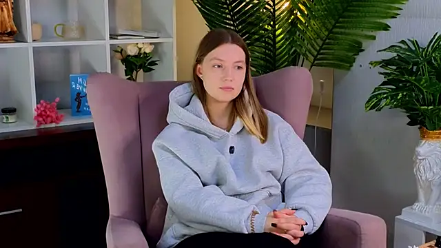 RebeccaAzim online show from 04/29/26, 12:20