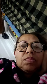 Snapshot of Ladymilf12 chatting on 07/30/26, 02:43 Ladymilf12 online show from 07/30/26, 02:43