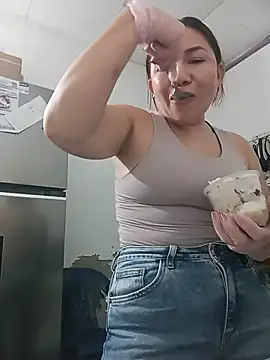 Luna Morch online show from 07/25/26, 11:35