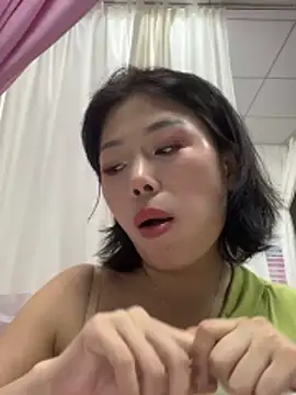 Snapshot of milkwine chatting on 05/21/26, 04:14 milkwine online show from 05/21/26, 04:14