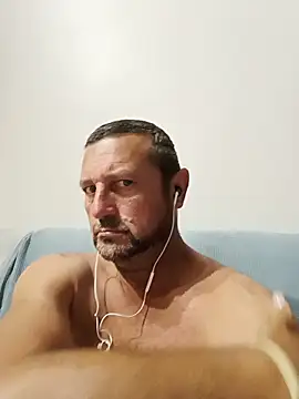 Snapshot of Frank20cmdura chatting on 06/11/26, 05:05 Frank20cmdura online show from 06/11/26, 05:05