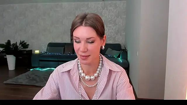 Snapshot of miababemi09 chatting on 06/05/26, 04:19 miababemi09 online show from 06/05/26, 04:19