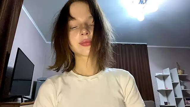 asunasue online show from 04/28/26, 11:43