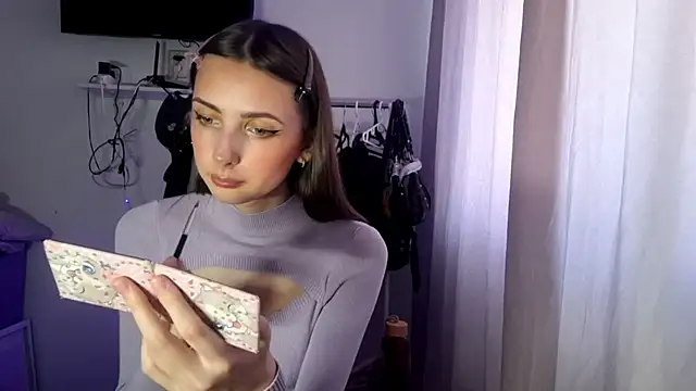 MiaNoir  online show from 04/30/26, 09:26