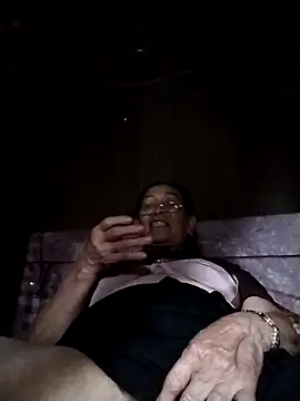 Snapshot of mouth22 chatting on 05/04/26, 08:10 mouth22 online show from 05/04/26, 08:10