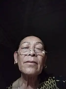 Snapshot of mouth22 chatting on 05/13/26, 09:55 mouth22 online show from 05/13/26, 09:55