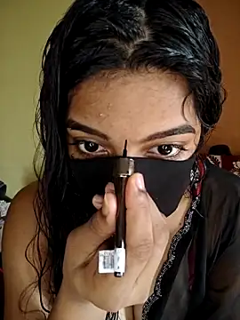 Snapshot of vanika2000 chatting on 06/01/26, 03:52 vanika2000 online show from 06/01/26, 03:52