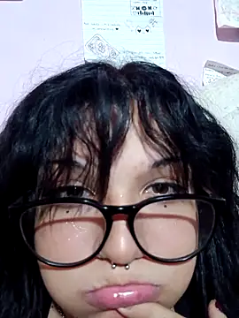 Snapshot of Sempai_Moon chatting on 05/07/26, 12:38 Sempai Moon online show from 05/07/26, 12:38