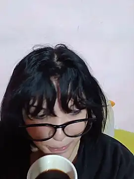 Snapshot of Sempai_Moon chatting on 05/30/26, 06:27 Sempai Moon online show from 05/30/26, 06:27