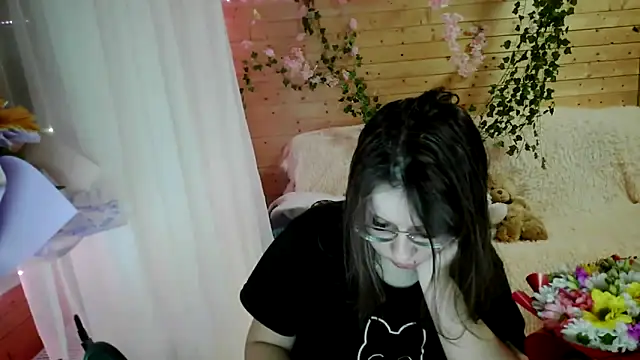 SummerAlexa online show from 04/26/26, 07:33