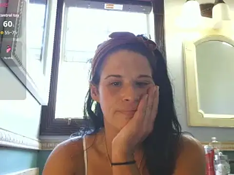 Snapshot of Vanessa_Valentine chatting on 05/17/26, 02:46 Vanessa Valentine online show from 05/17/26, 02:46