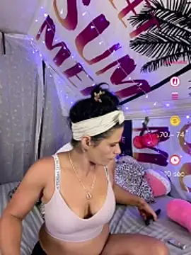 Snapshot of Vanessa_Valentine chatting on 06/04/26, 03:07 Vanessa Valentine online show from 06/04/26, 03:07